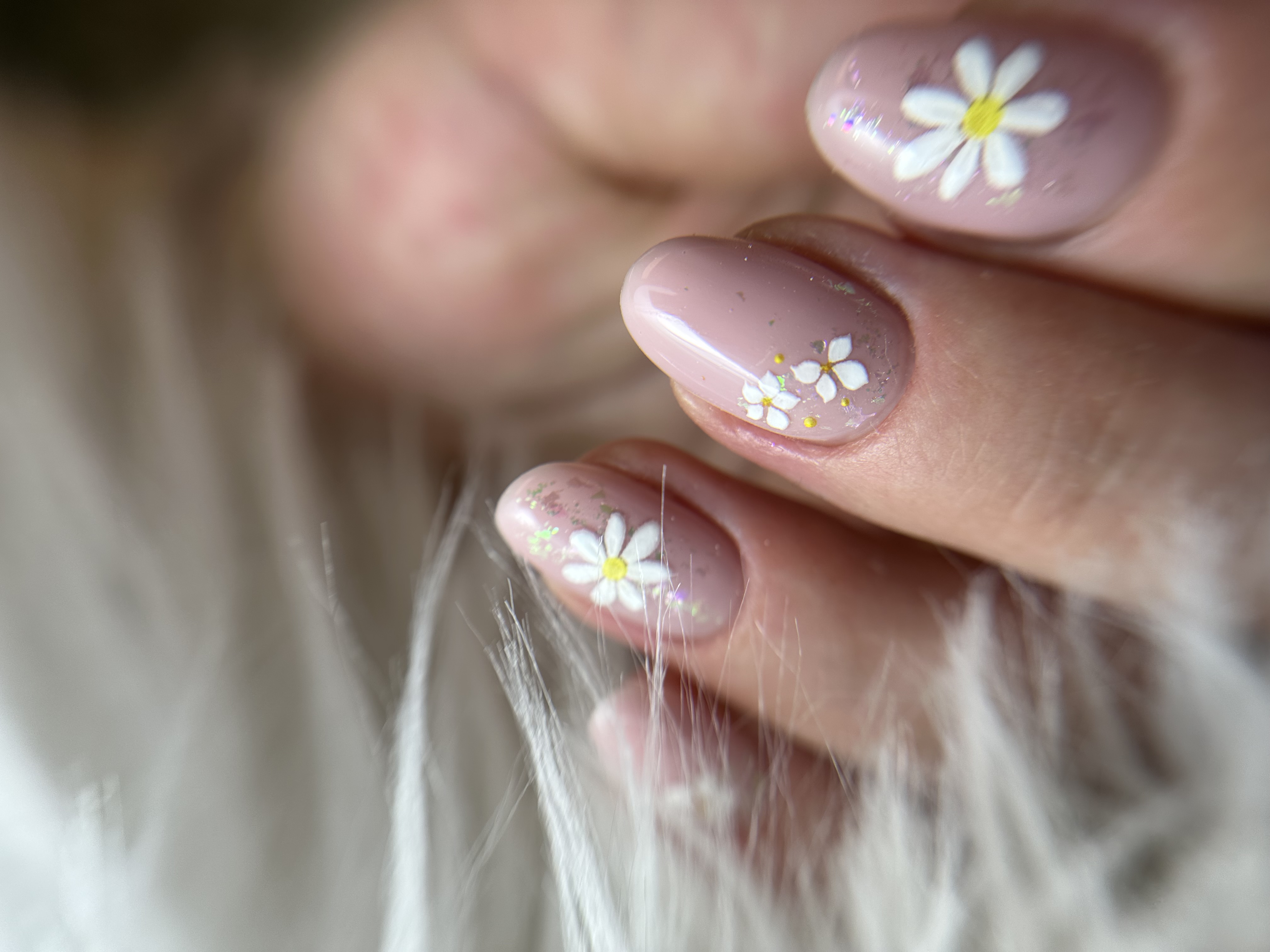 Stylizacja paznokci w salonie Glow Up Lublin - manicure hybrydowy i żelowy